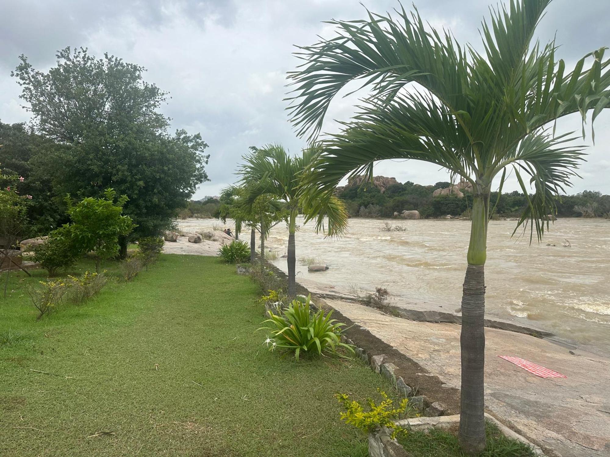 Leo Wooden Resorts Hampi Luaran gambar