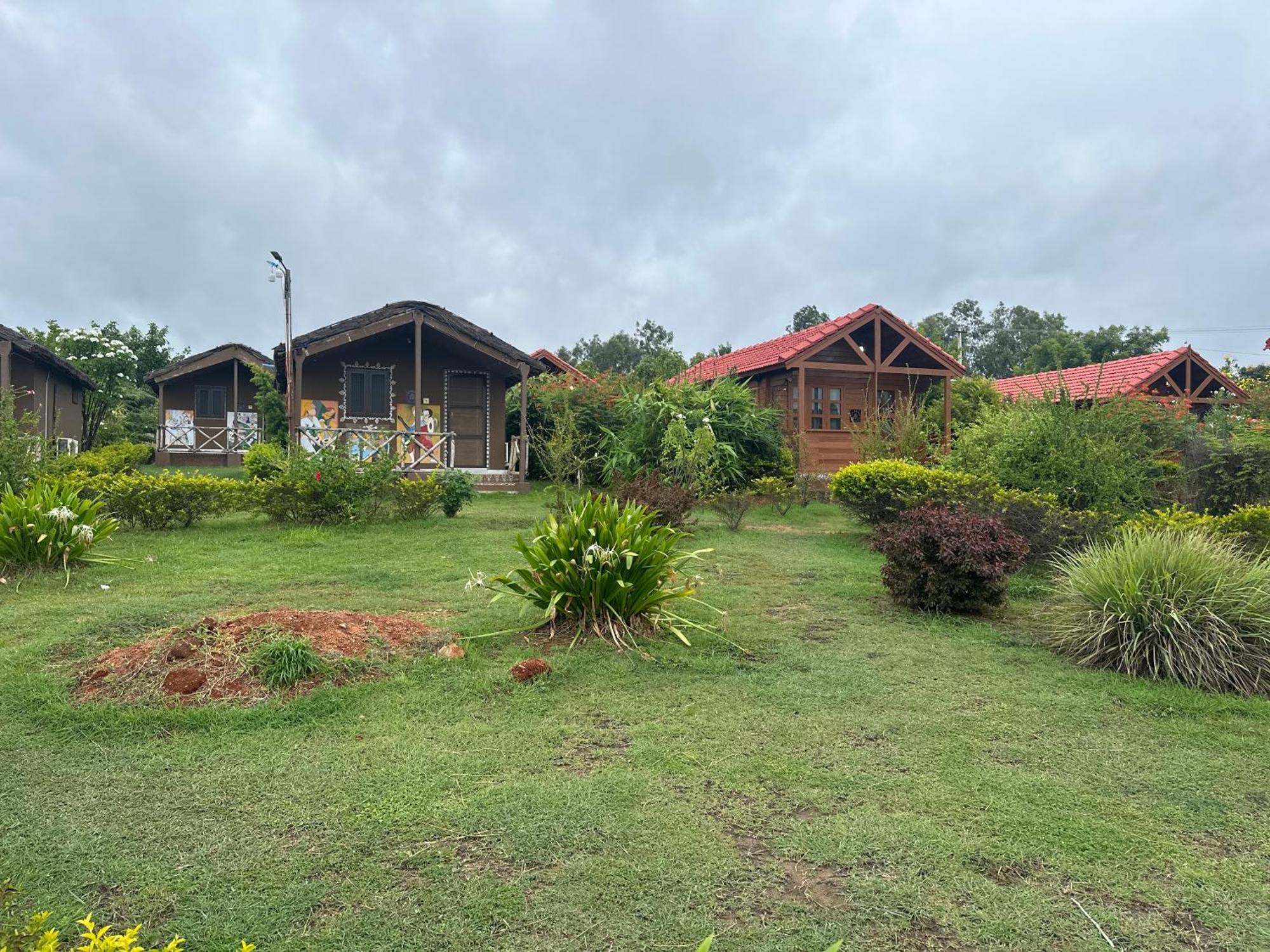 Leo Wooden Resorts Hampi Luaran gambar
